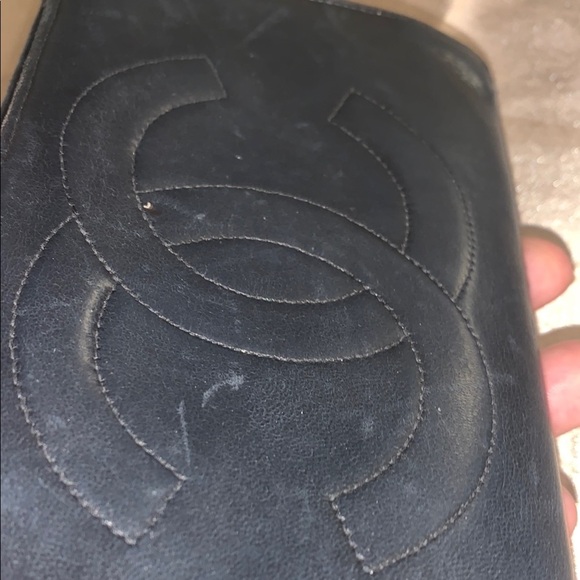 CHANEL Black Leather  GUC Authentic - Picture 15 of 15